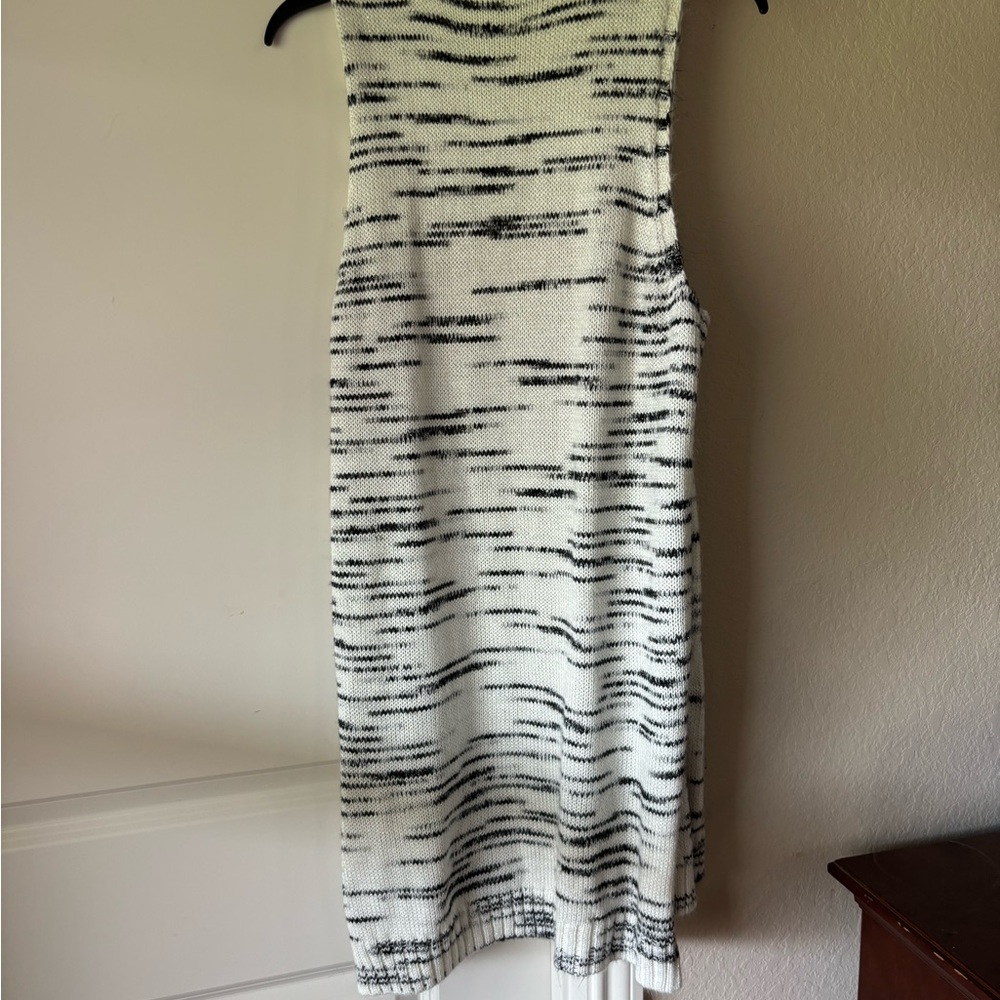 Light sweater medium 8-10